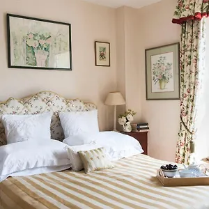  Homestay East House